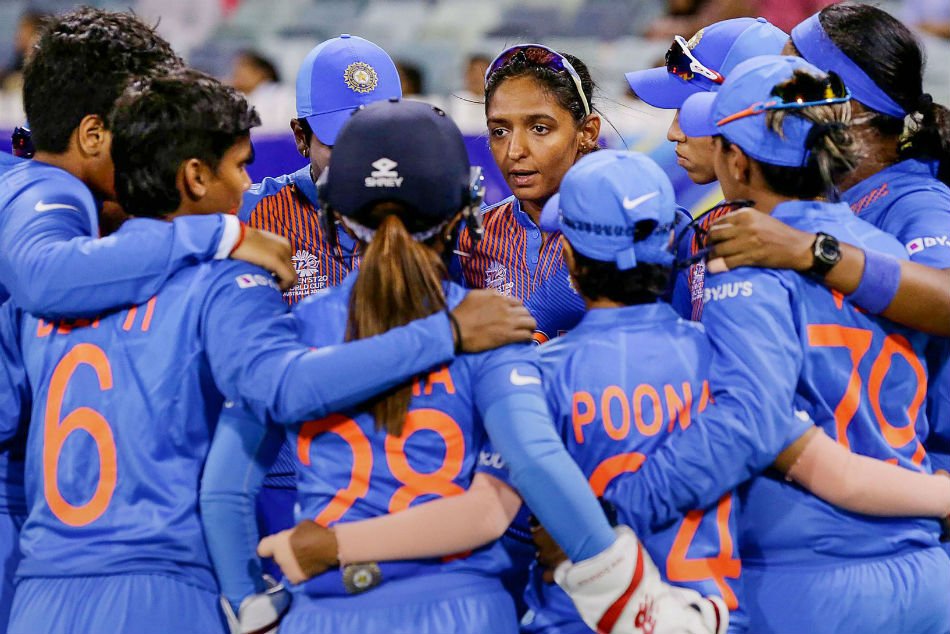 indian-womens-cricket-team-huddle-1621442366